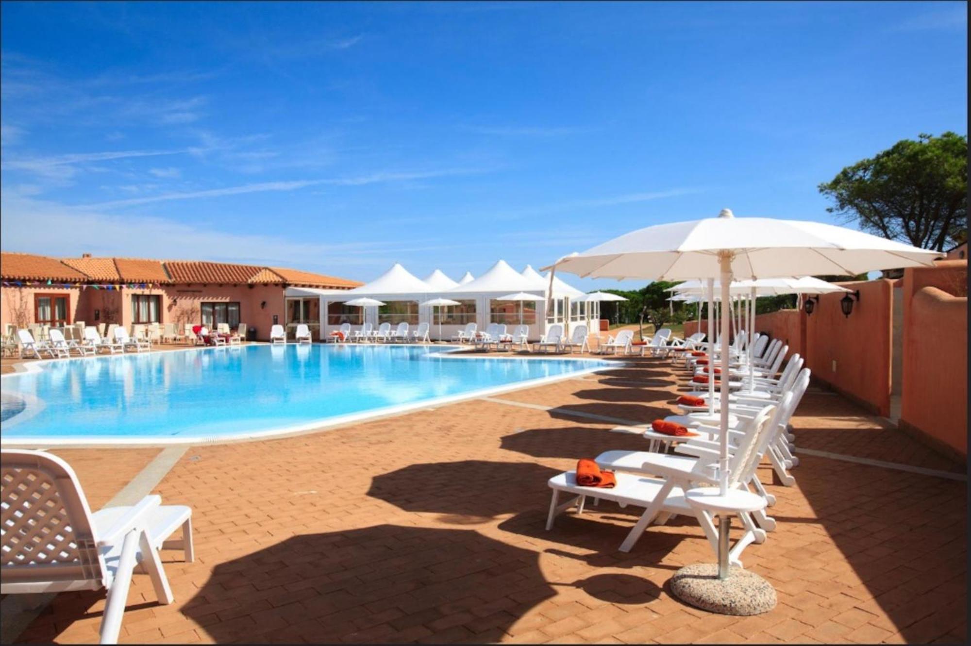 Residence Pierre & Vacances Vignola Mare Exterior foto